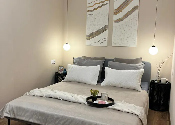 New Charm Near Border Apartment